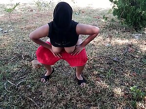 Indian Muslim Bhabhi Outdoor Unseat Carrying out Bare-ass Yoga