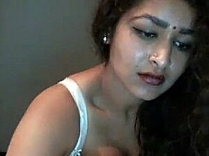 Desi Bhabi Plays on every side you naked there Web cam - Maya